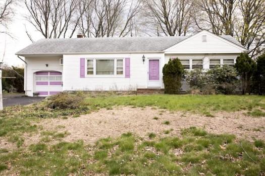 Rundown house that needs repair.