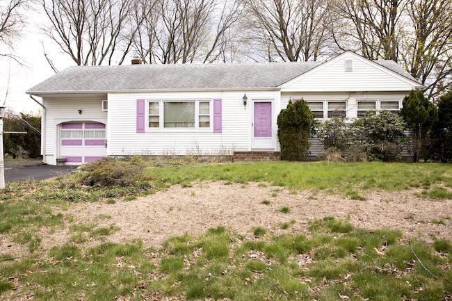 Rundown house that needs repair.