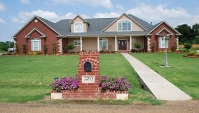 10 Tips to Stage for Maximum Curb Appeal